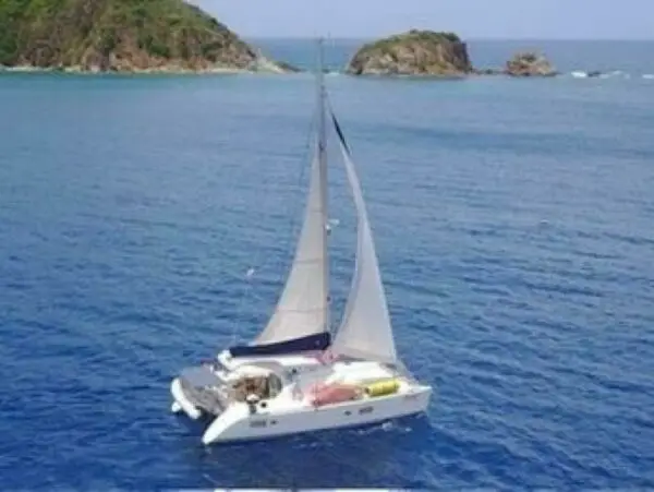 Lagoon 400 sailing