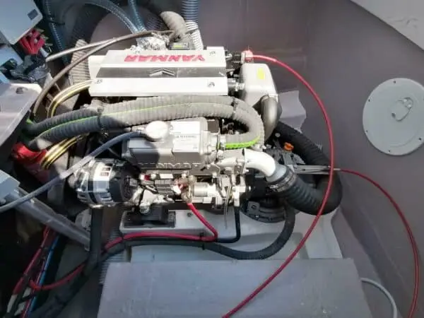 Catamaran Bali 40 Catspace Yanmar engine