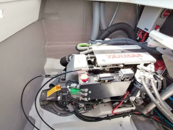 Catamaran Bali 40 Catspace Yanmar engine